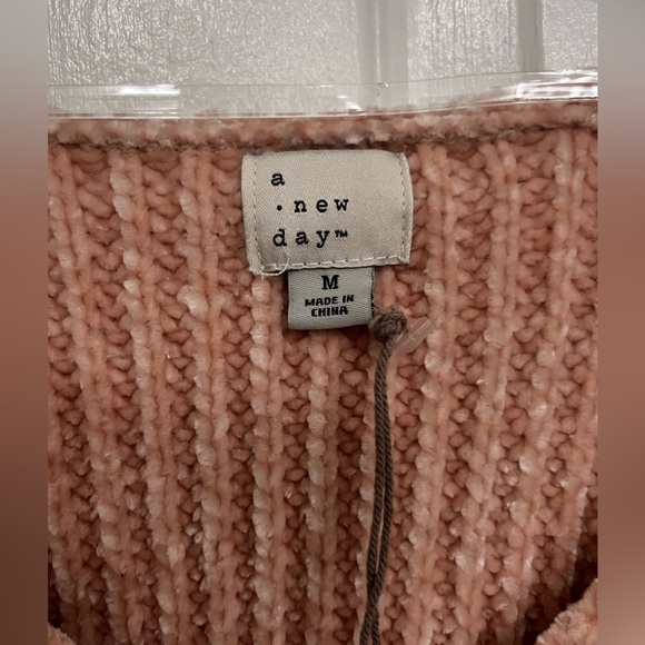 A new day sweater - Picture 3 of 3